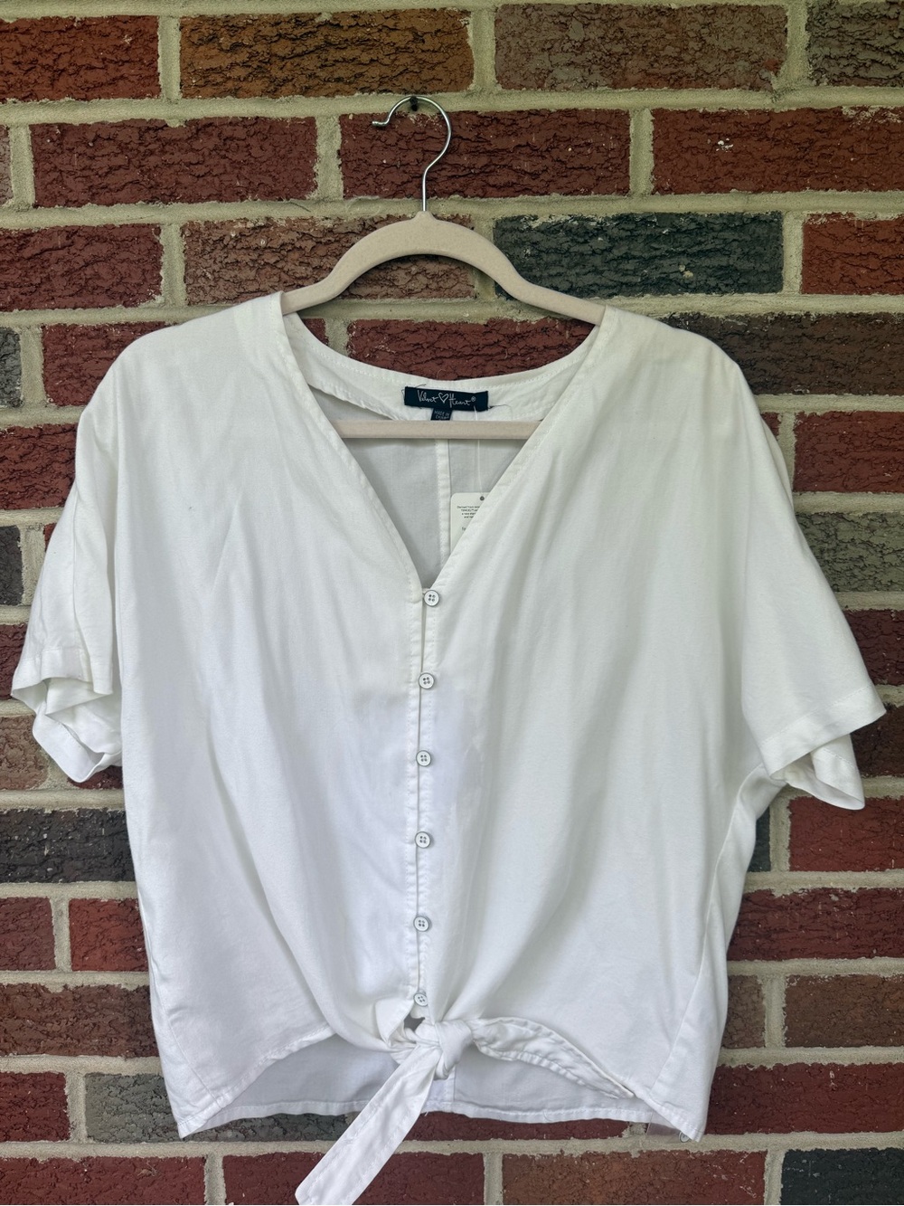 Brand New Velvet Heart White Button-Front Tie Hem Women's Top. (Small)